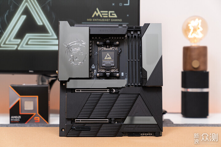 微星 MEG X870E GODLIKE 超神开箱_新浪众测