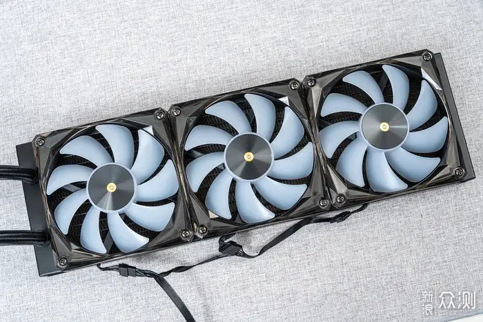 影驰4070Ti SUPER金属大师Plus显卡开箱测评_新浪众测