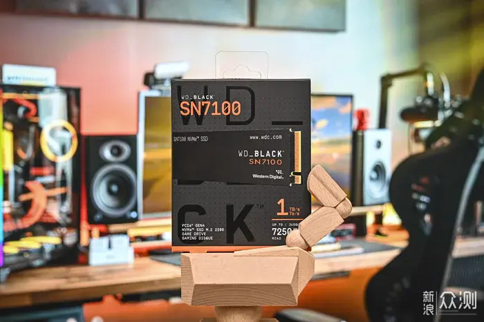 西部数据 WD_BLACK SN7100 NVMe SSD 开箱简测_新浪众测