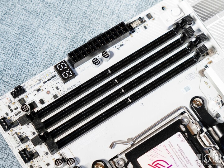 只比X870E差一点，B850 EDGE TI WIFI主板评测_新浪众测