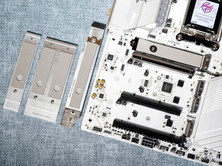 适用性很好！RTX5060 Ti金属大师白金版MAX OC_新浪众测