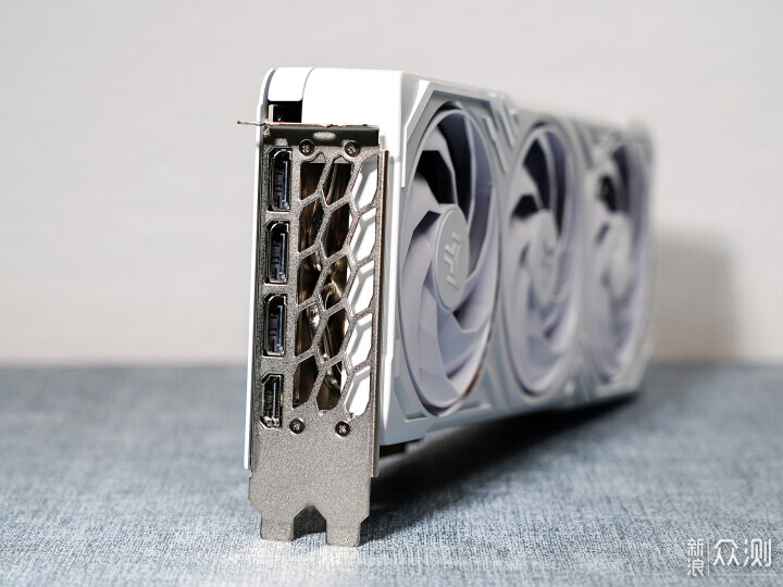适用性很好！RTX5060 Ti金属大师白金版MAX OC_新浪众测