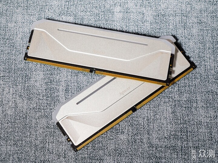 适用性很好！RTX5060 Ti金属大师白金版MAX OC_新浪众测