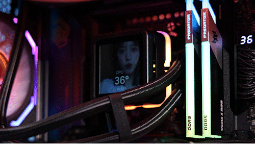 把水冷屏幕摆上桌面！ALPHA2 DS 360水冷实测_新浪众测