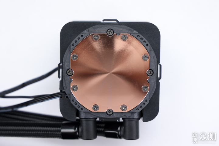 把水冷屏幕摆上桌面！ALPHA2 DS 360水冷实测_新浪众测