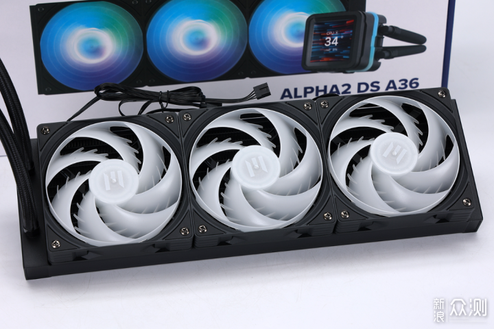 把水冷屏幕摆上桌面！ALPHA2 DS 360水冷实测_新浪众测