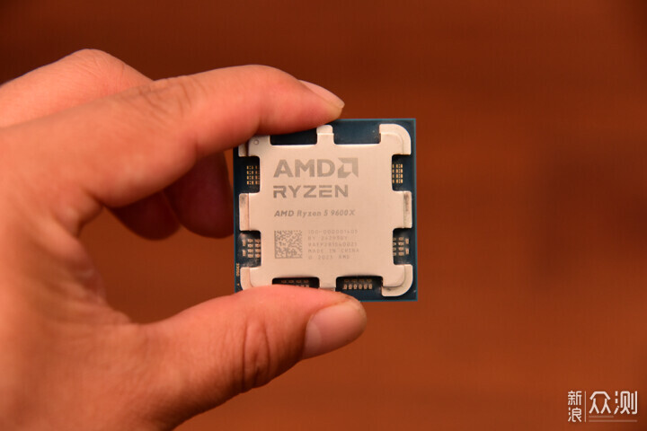 游戏战将，AMD 9600X PK 265K！谁更强？_新浪众测