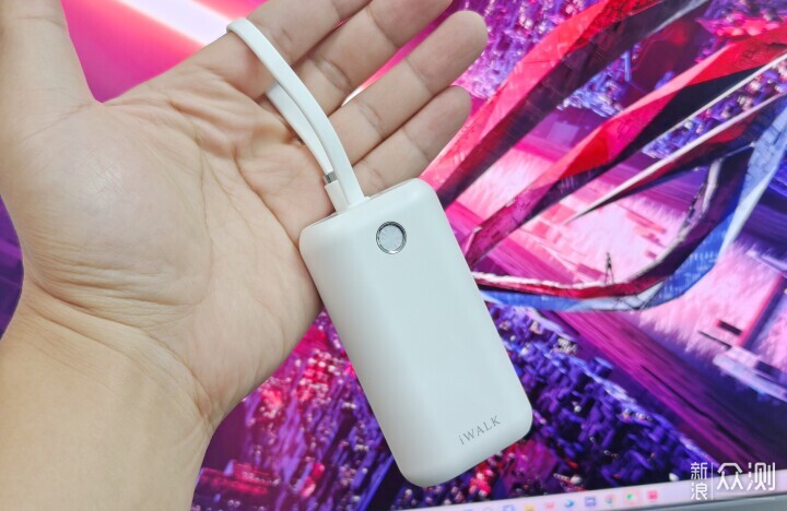 切记，只有3C认证的充电宝才能通过机场安检_新浪众测