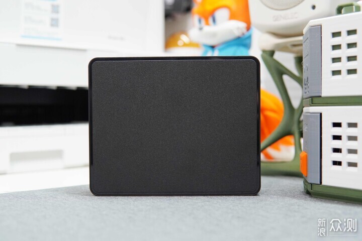 华硕NUC 16 Pro：搭载英特尔第三代酷睿Ultra_新浪众测