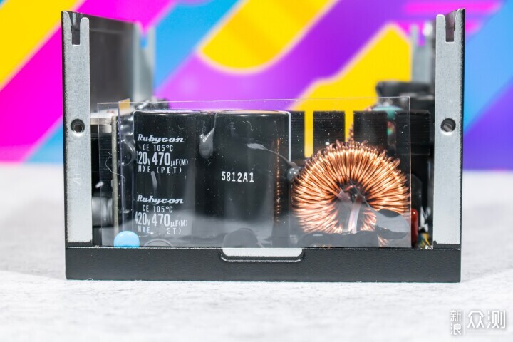 昆仑山海MU-1000GD数字电源拆解+装机实测_新浪众测