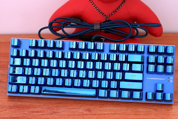 蓝色带来的血性与不凡，雷神蓝血人机械键盘体验