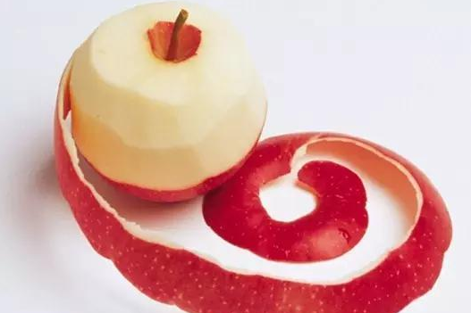 如何避免吃苹果时摄入有害物质？