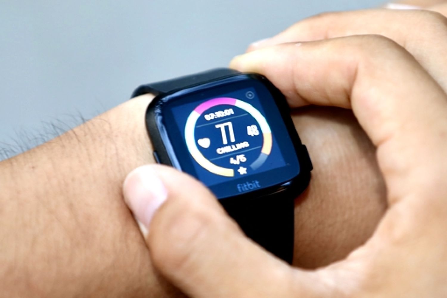 芯连芯方能展现自我——Fitbit Versa手表