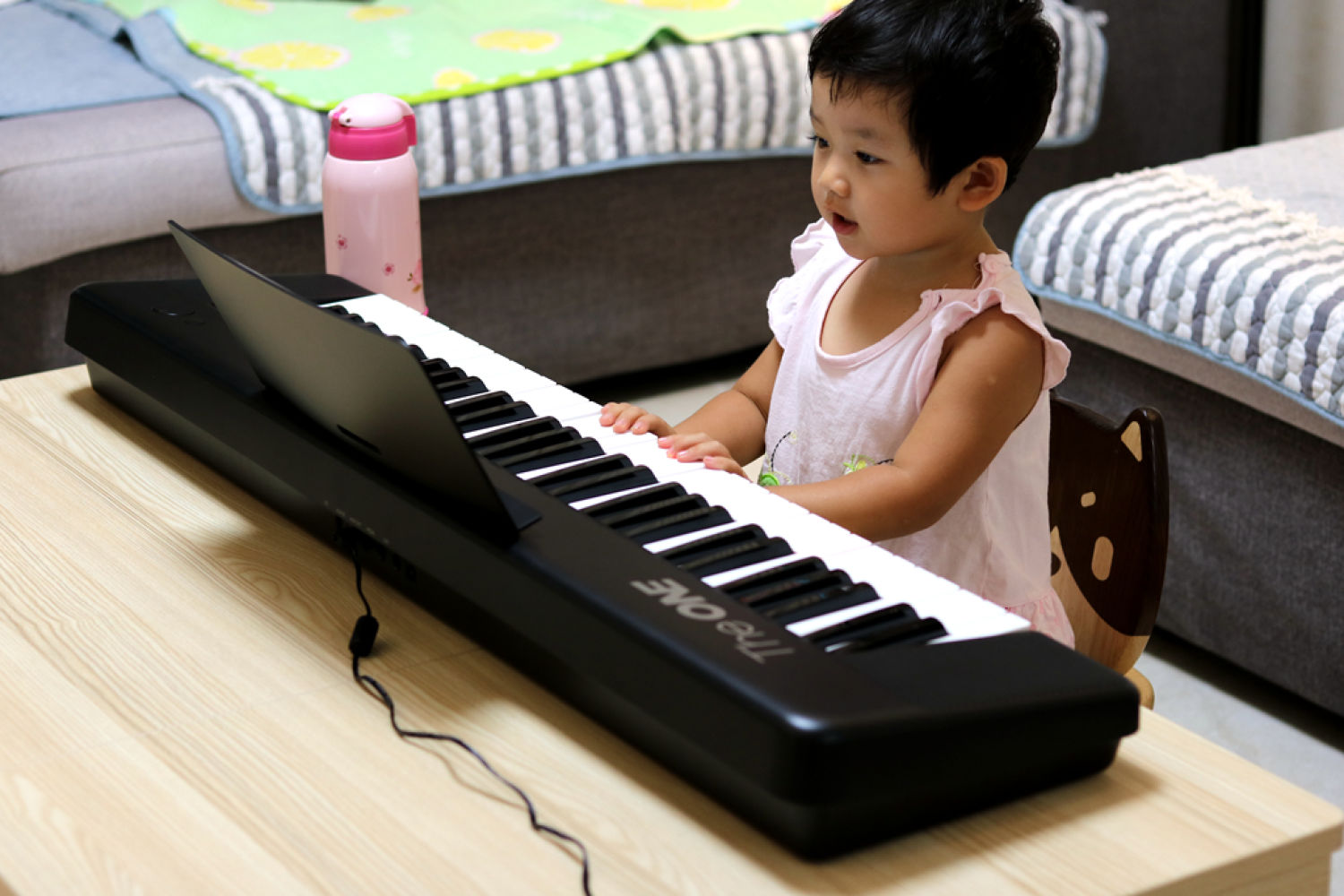 The ONE智能电子琴Air，小公主的音乐启蒙老师
