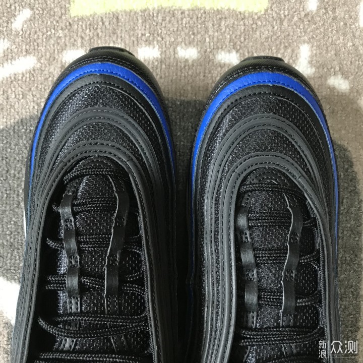 年末来晒发布22年的经典款Nike Air Max 97_新浪众测