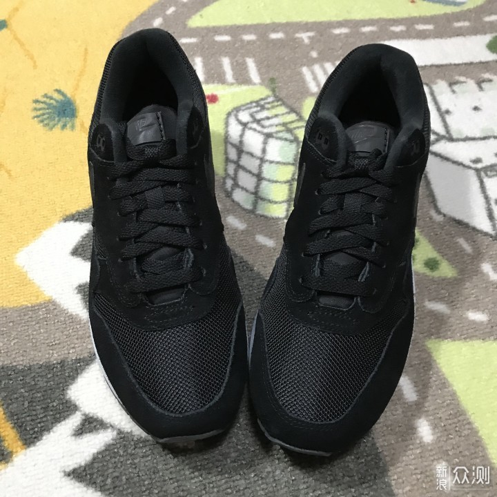 年末来晒Nike第一双气垫鞋——经典Air Max 1_新浪众测