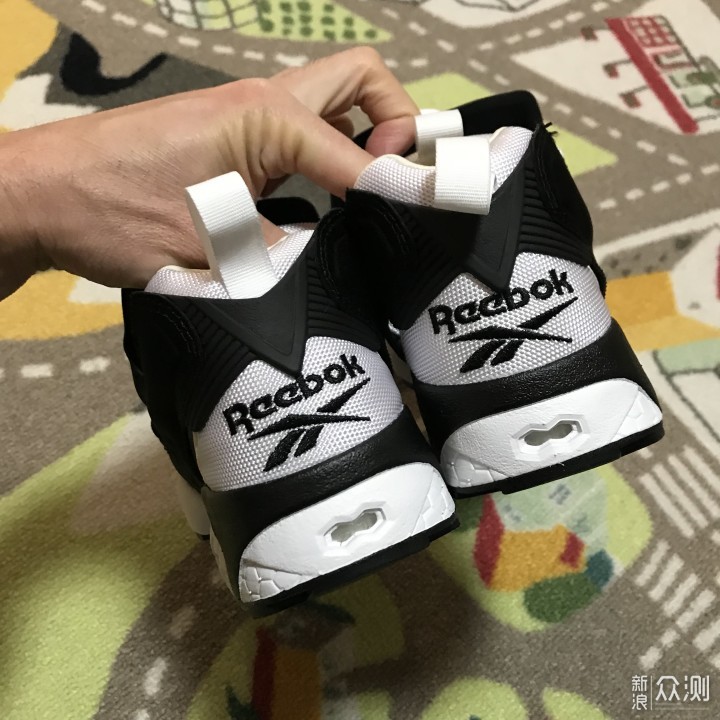 发布25年仍是经典！年末来晒Reebok PUMP FURY_新浪众测