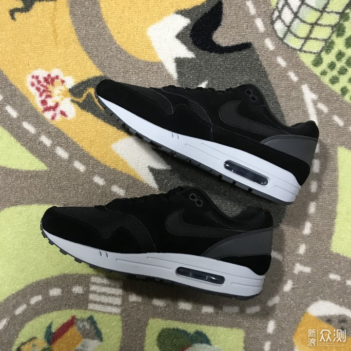 年末来晒Nike第一双气垫鞋——经典Air Max 1_新浪众测