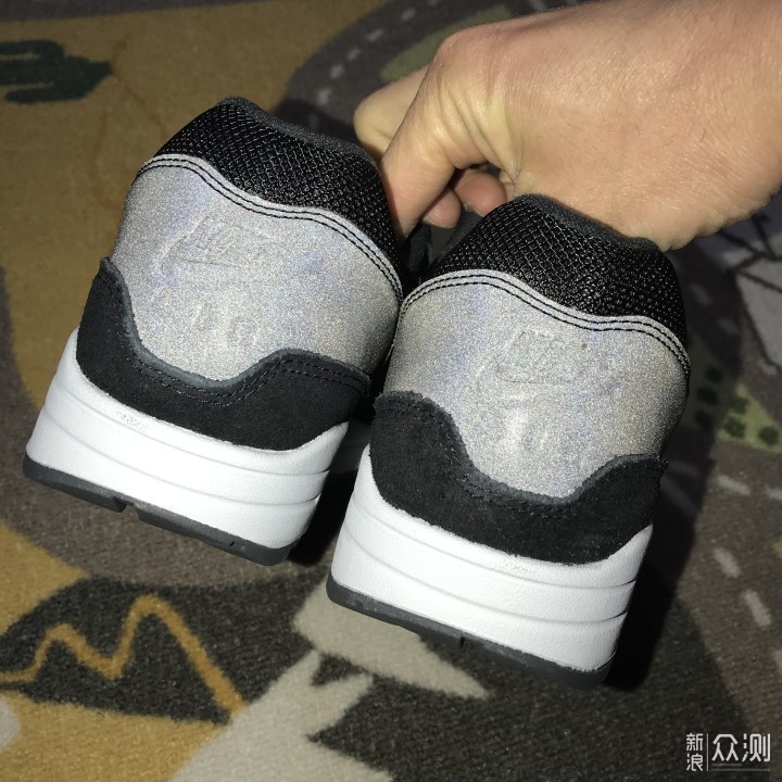 年末来晒Nike第一双气垫鞋——经典Air Max 1_新浪众测