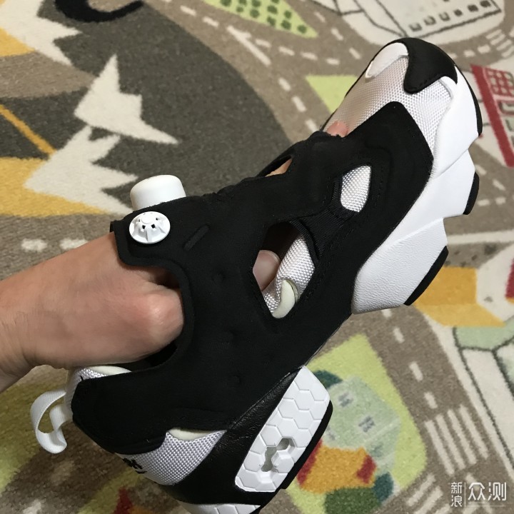 发布25年仍是经典！年末来晒Reebok PUMP FURY_新浪众测