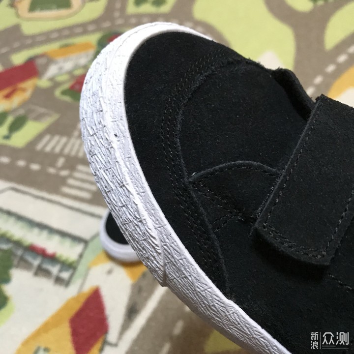 年末来晒晒NIKE的板鞋——SB ZOOM BLAZER AC_新浪众测