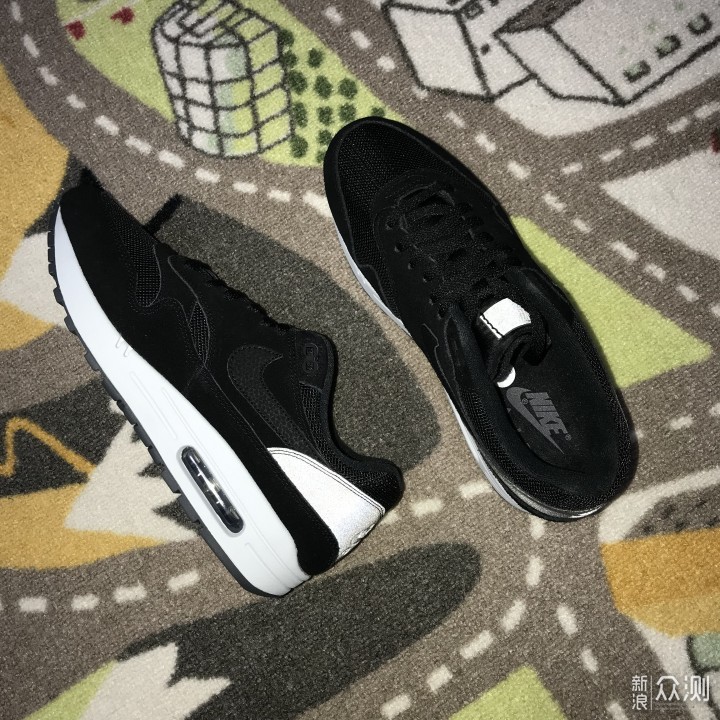 年末来晒Nike第一双气垫鞋——经典Air Max 1_新浪众测