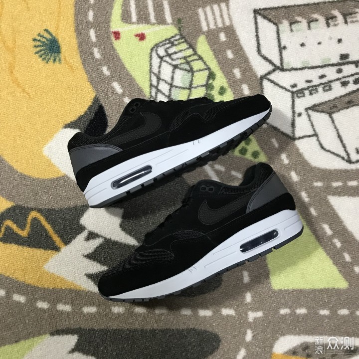 年末来晒Nike第一双气垫鞋——经典Air Max 1_新浪众测