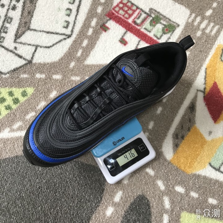 年末来晒发布22年的经典款Nike Air Max 97_新浪众测