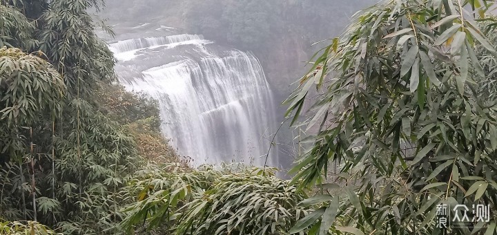 赤水丹霞景区惊艳赤水大瀑布（十丈洞景区）_新浪众测