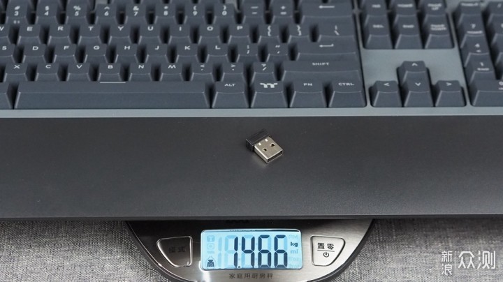 3蓝牙+2.4G+有线—TT G821三模键盘玩转桌面_新浪众测