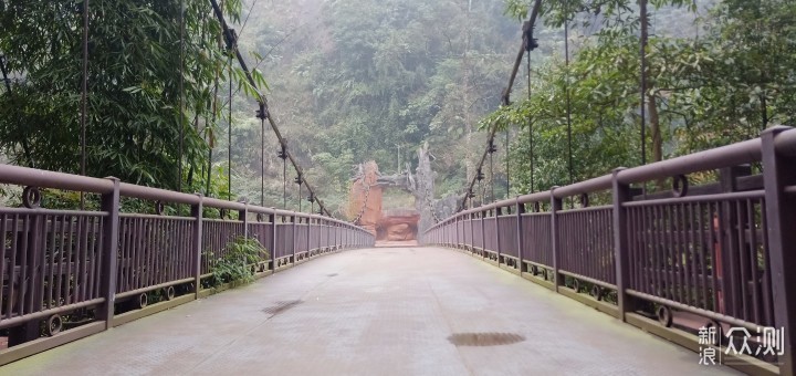 赤水丹霞景区惊艳赤水大瀑布（十丈洞景区）_新浪众测