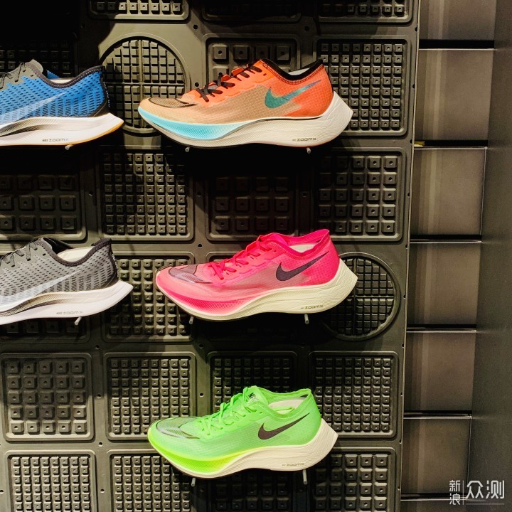 地表最强跑鞋，NikeNext%箱根驿传限定版_新浪众测