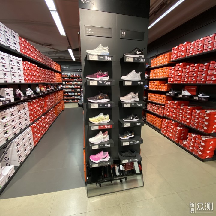 38女神节！来逛逛疫情影响下的NIKE折扣店吧！_新浪众测