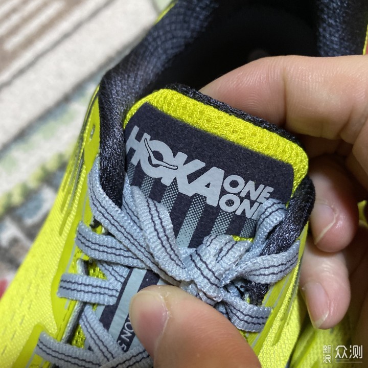 #最美四月天#厚底跑鞋Hoka One One Clifton 5_新浪众测