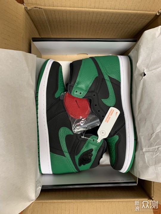 #最美四月天# Air Jordan 1 黑绿，穿搭指南_新浪众测