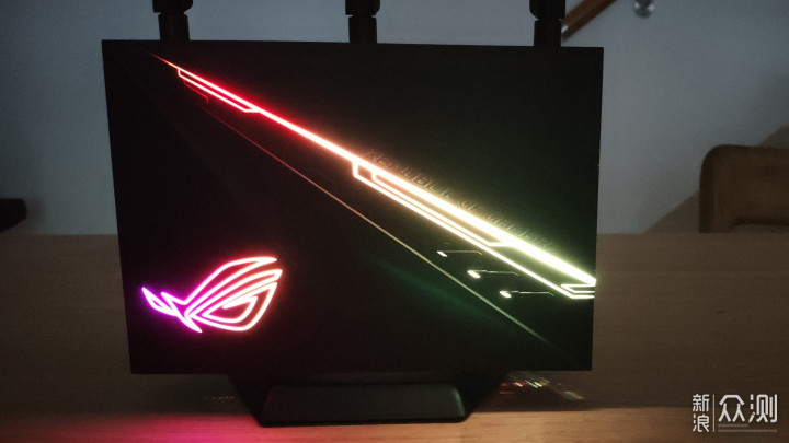 自带RGB灯效的路由器 ROG GT-AC2900电竞路由_新浪众测