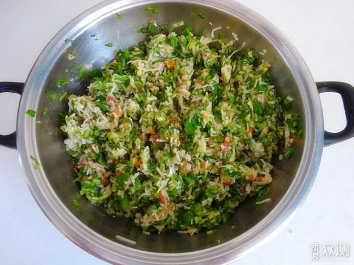 夏天吃饺子做这馅,鲜嫩柔韧特别香_新浪众测