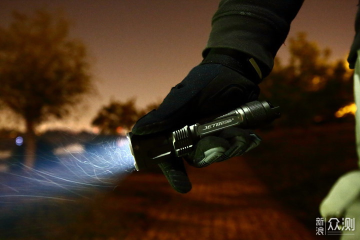 The classic continuation of 4000 lumens of turbulent straight JETBeam TH20 evaluation_China IT News