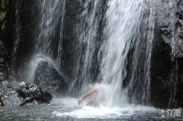 #我的运动指南#涉水、防水我都在行_新浪众测