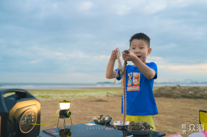 如何优雅的在海边涮火锅：百克龙户外电源上手_新浪众测