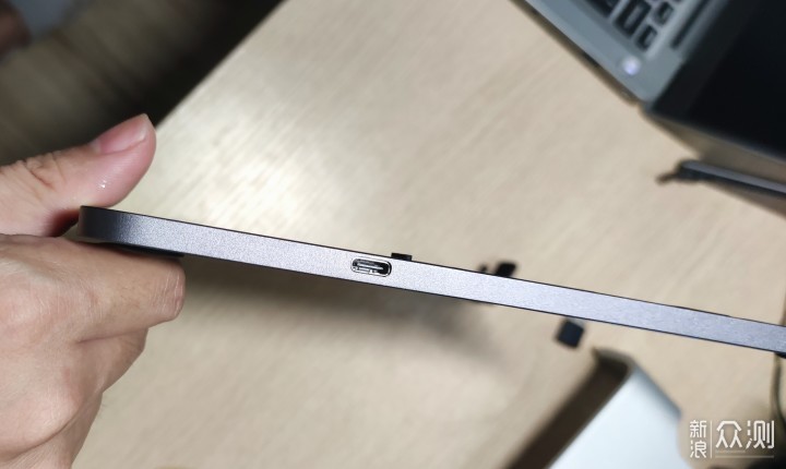 让iPad pro摇身一变成为Macbook—Brydge键盘_新浪众测