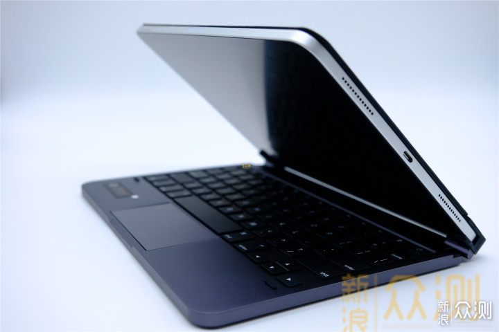 用实力划掉iPad跟MacBook中间的那条红线_新浪众测