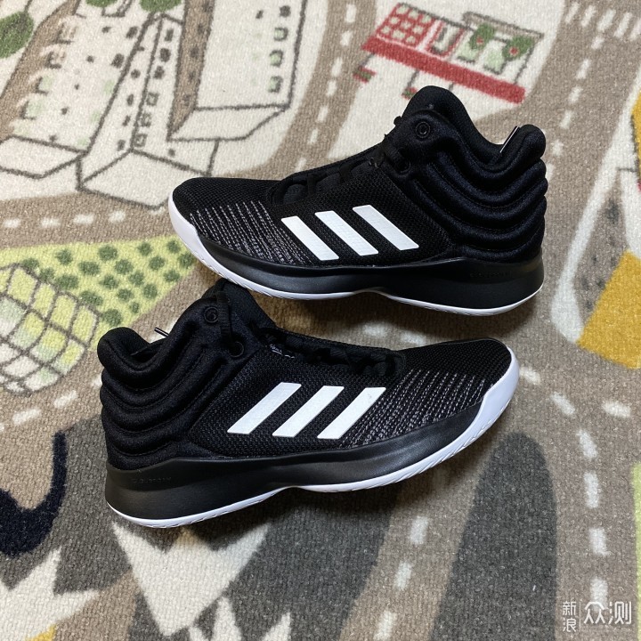 #我的运动指南#adidas Pro Spark 2018篮球鞋_新浪众测