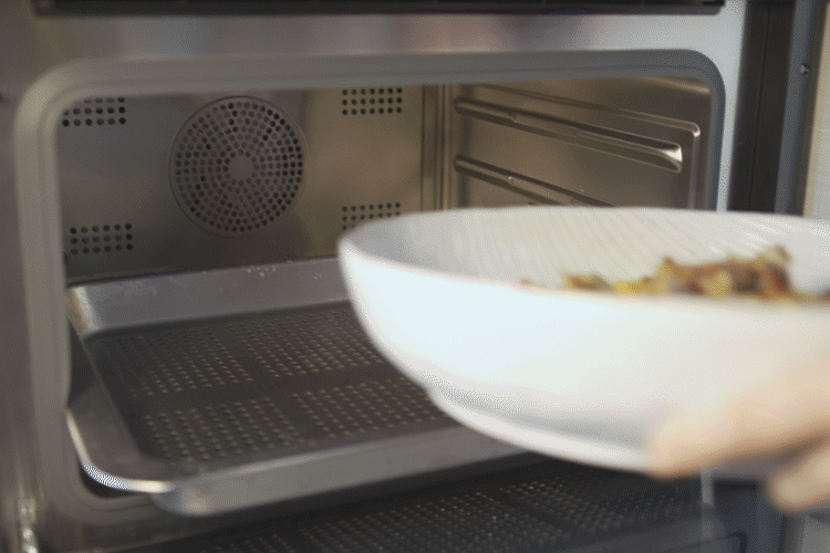 厨娘评测华帝蒸烤箱，做了一桌好菜，实在能打_新浪众测