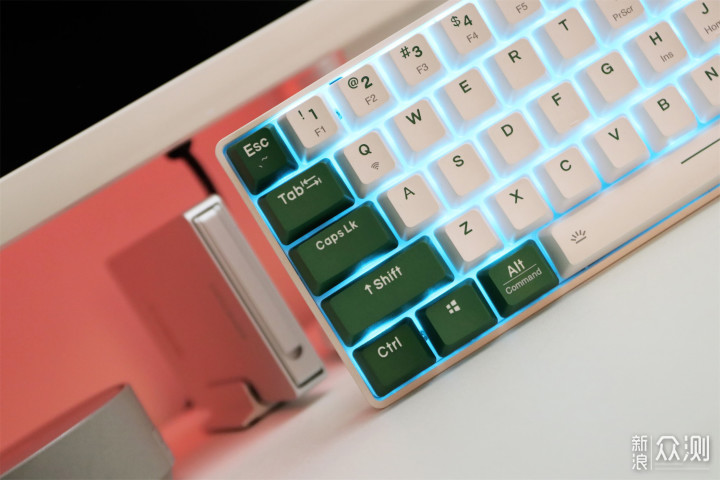 很清凉的颜色，键盘中的mini版，EK861图赏_新浪众测