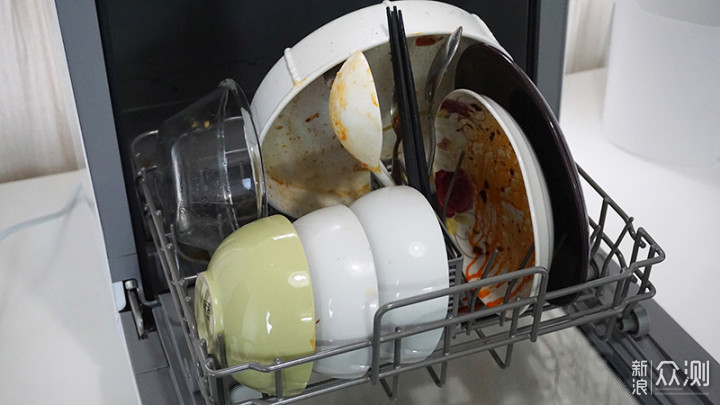 以后每顿饭的洗碗任务，就交给这台美的范M1了_新浪众测