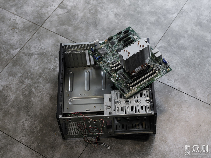 另类AIO服务器机箱选择思路——废旧机箱壳。_新浪众测
