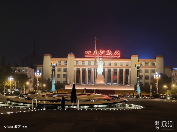 成都漂亮夜景推荐地：手机也可轻松出片_新浪众测