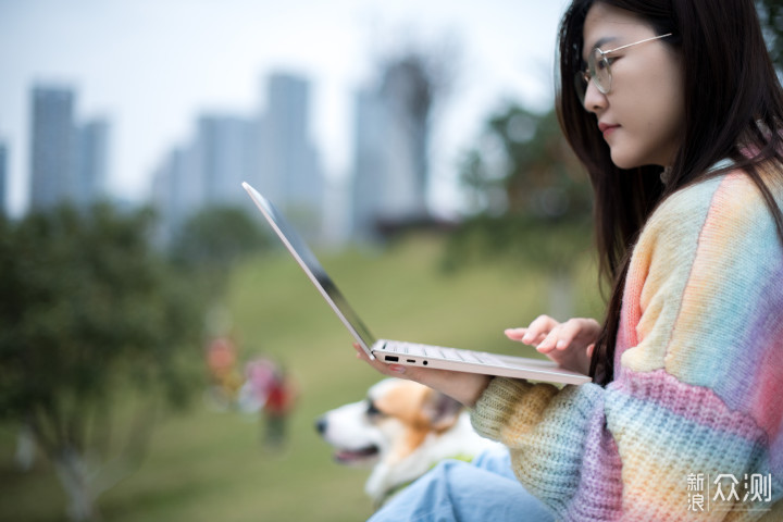 兼顾便携性与生产力—Surface laptop Go体验_新浪众测