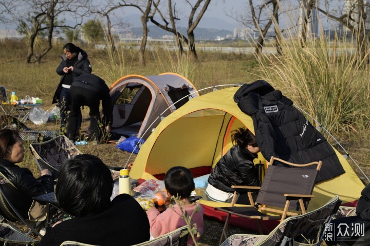 爱路客轻风折叠椅带你感受轻奢的户外生活_新浪众测